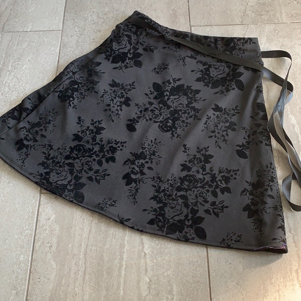 NWOT sz M Beautiful Skirt by Joey B